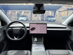 Tesla Model Y Rear-Wheel Drive - ფოტო 12