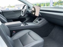 Tesla Model Y Rear-Wheel Drive - ფოტო 13