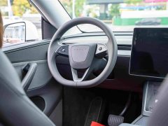 Tesla Model Y Rear-Wheel Drive - ფოტო 17