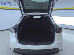 Tesla Model Y Rear-Wheel Drive - ფოტო 4