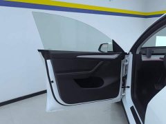 Tesla Model Y Rear-Wheel Drive - ფოტო 7