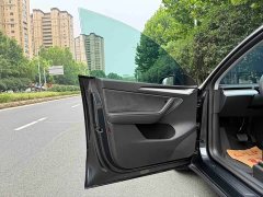 Tesla Model Y Rear-Wheel Drive - ფოტო 6