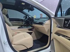 Cadillac XT5 2025 2.0T Luxury - ფოტო 7
