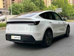 Tesla Model Y Rear-Wheel Drive - ფოტო 10