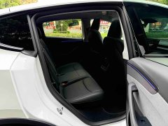 Tesla Model Y Rear-Wheel Drive - ფოტო 12