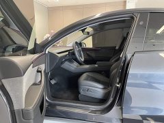 Tesla Model Y Rear-Wheel Drive - ფოტო 17