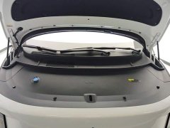Li Auto i8 Standard Edition - ფოტო 10