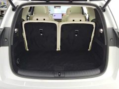 Li Auto i8 Standard Edition - ფოტო 4