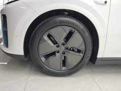 Li Auto i8 Standard Edition - ფოტო 6