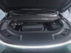 Li Auto L8 Ultra Smart Refresh Edition - ფოტო 10