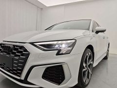 Audi A3 Facelift A3L Limousine 35 TFSI Luxury Sport - ფოტო 4