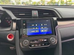 Honda Civic Hatchback 220 Turbo CVT Trendy Control - ფოტო 11