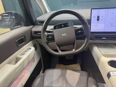 Li Auto Li Xiang MEGA Ultra - ფოტო 5