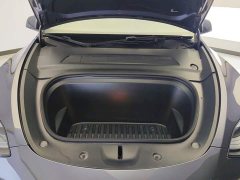 Tesla Model Y Rear-Wheel Drive - ფოტო 10