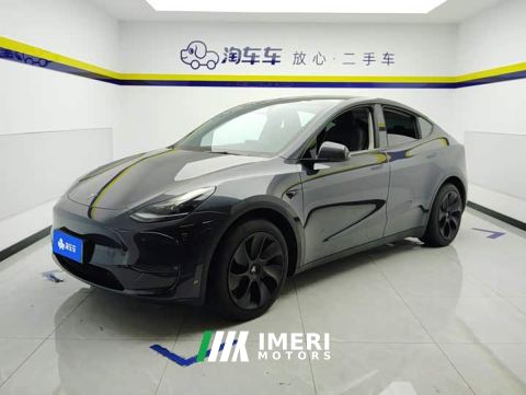 2024 Tesla Model Y Rear-Wheel Drive