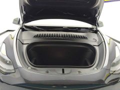Tesla Model Y Rear-Wheel Drive - ფოტო 10