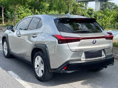 Lexus UX 260h Exploration & Interest Edition - ფოტო 4