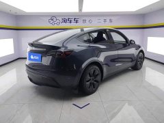 Tesla Model Y Rear-Wheel Drive - ფოტო 3