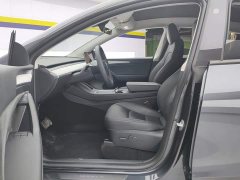 Tesla Model Y Rear-Wheel Drive - ფოტო 9