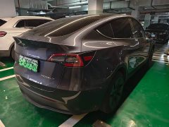 Tesla Model Y Rear-Wheel Drive - ფოტო 4