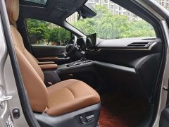 Toyota Sienna 2024 2.5L Hybrid AWD Luxury - ფოტო 10