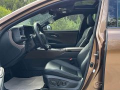 Toyota Crown SportCross 2023 2.5L SportCross HEV FWD Premium - ფოტო 8