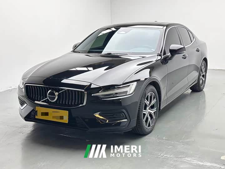 Volvo S60 B4 Smart Luxury Edition - ავტომობილი ჩინეთიდან
