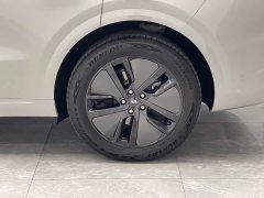 Li Auto L6 Max - ფოტო 12
