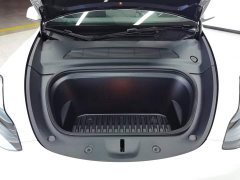 Tesla Model Y Rear-Wheel Drive - ფოტო 10