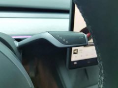 Tesla Model Y Rear-Wheel Drive - ფოტო 16
