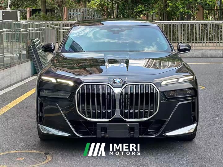 BMW 7 Series 2023 735Li M Sport Package - ავტომობილი ჩინეთიდან
