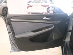 Volkswagen Lingdu L 280TSI DSG Dazzling Red Edition - ფოტო 11