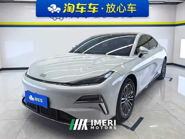 Geely Galaxy Xingyao 8 130km EM-i Premium Edition