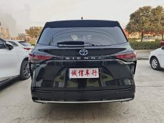 Toyota Sienna 2.5L Hybrid Premium Edition - ფოტო 4