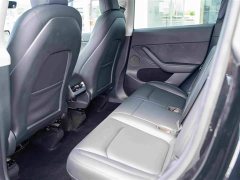 Tesla Model Y Long Range All-Wheel Drive - ფოტო 12