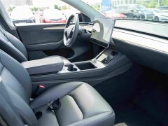 Tesla Model Y Long Range All-Wheel Drive - ფოტო 13