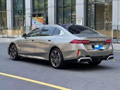 BMW 5 Series 530Li Premier M Sport Package - ფოტო 3