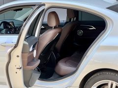 BMW 1 Series 120i M Sport Night Edition - ფოტო 6