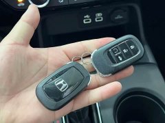 Honda Civic 180TURBO CVT Premium Edition - ფოტო 17