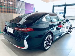 BMW 5 Series 530Li Luxury Edition Premium Package - ფოტო 2