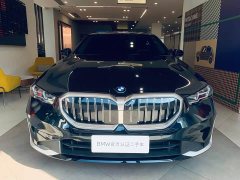 BMW 5 Series 530Li Luxury Edition Premium Package - ფოტო 3
