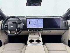 Li Auto L9 Max - ფოტო 4