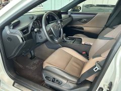 Lexus ES 2022 300h Premium Edition - ფოტო 9