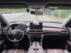 Honda UR-V 370TURBO FWD Elite - ფოტო 17