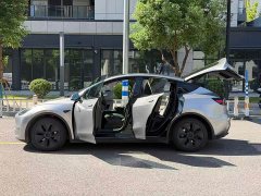 Tesla Model Y Long Range All-Wheel Drive - ფოტო 2