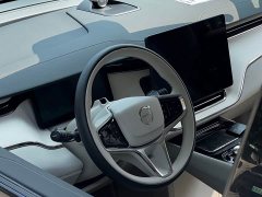 Volvo EM90 2025 Ultra Six-Seater - ფოტო 13