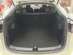 Tesla Model Y Long Range All-Wheel Drive - ფოტო 9
