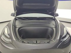 Tesla Model Y Rear-Wheel Drive - ფოტო 10