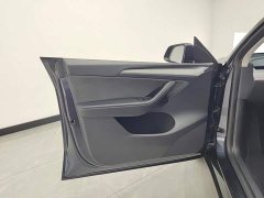 Tesla Model Y Rear-Wheel Drive - ფოტო 7