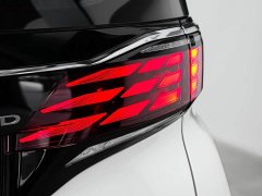 Toyota Alphard 2.5L Automatic - ფოტო 10